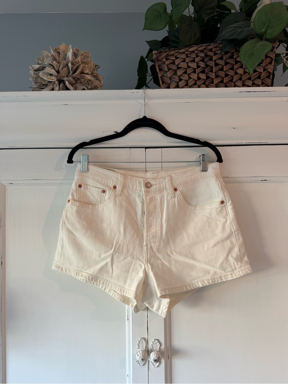 Levi's Cream Jean Shorts